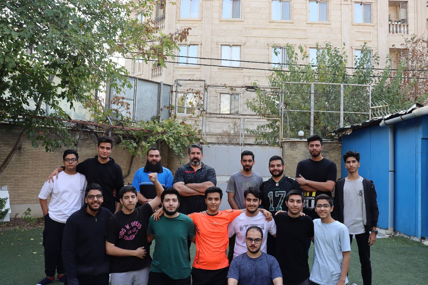 مسابقات والیبال کادر و دانش آموزان