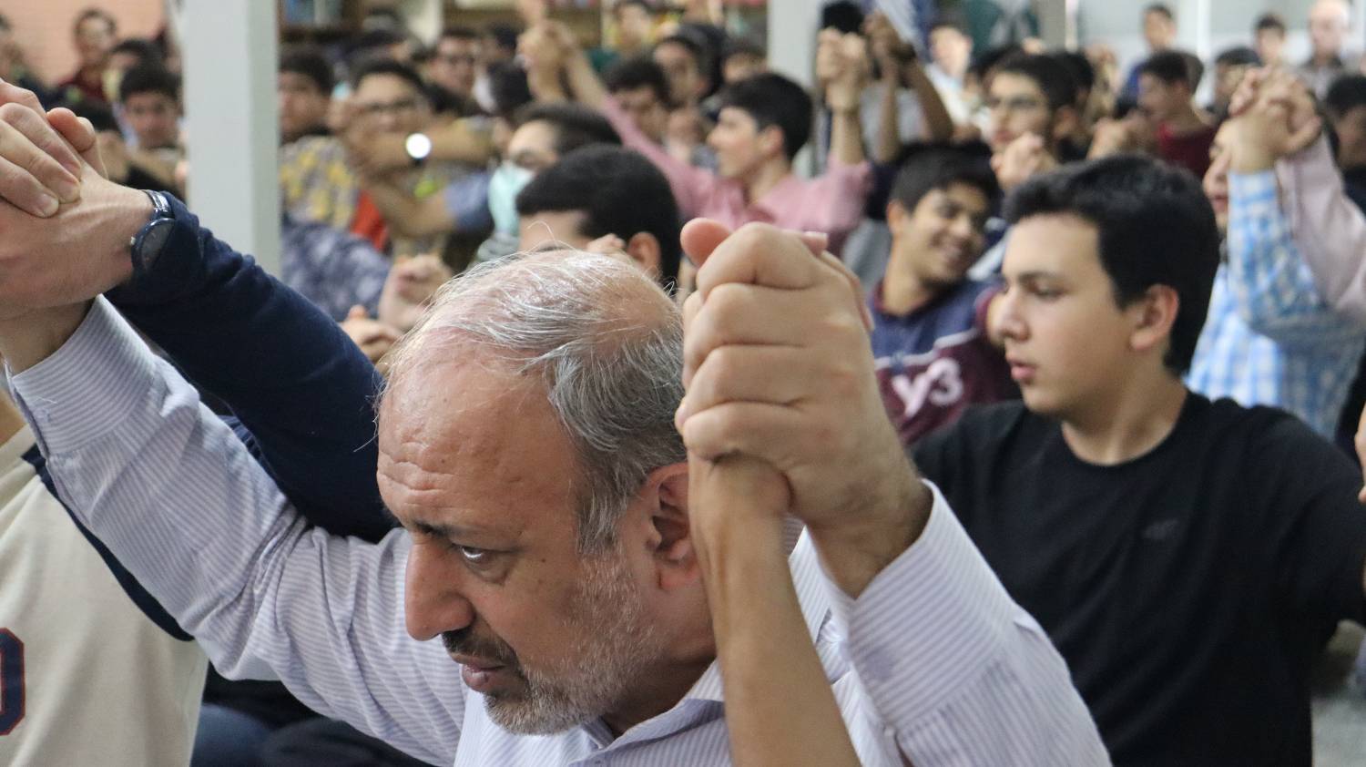 برگزاری نماز جماعت و دعای وحدت به مناسب میلاد پیامبر ص